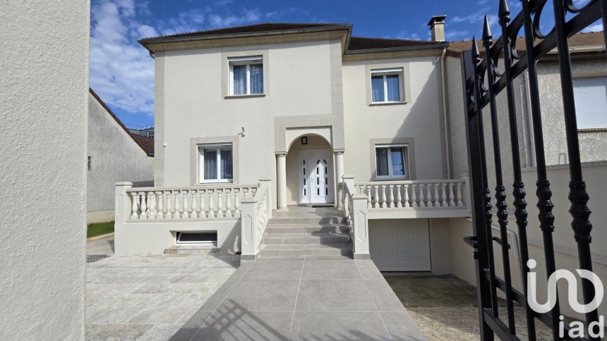 Maison 5 pièces de 167 m² à Pontault-Combault (77340)