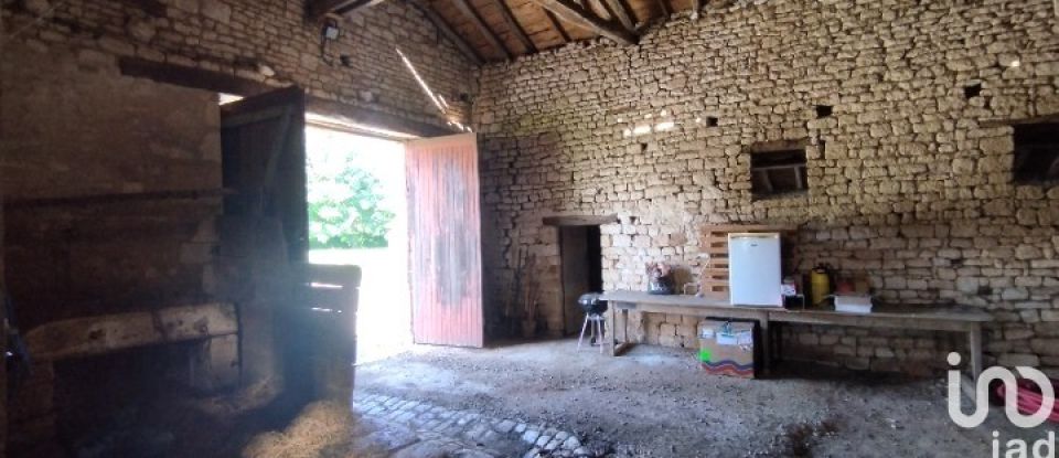 Barn conversion 2 rooms of 302 m² in Pissotte (85200)