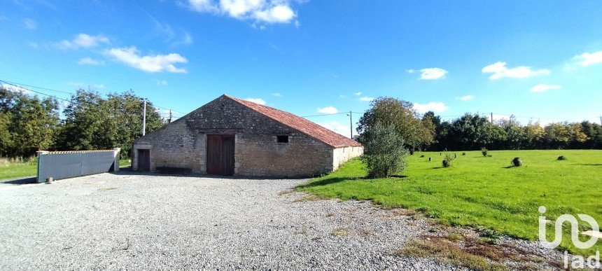 Barn conversion 2 rooms of 302 m² in Pissotte (85200)