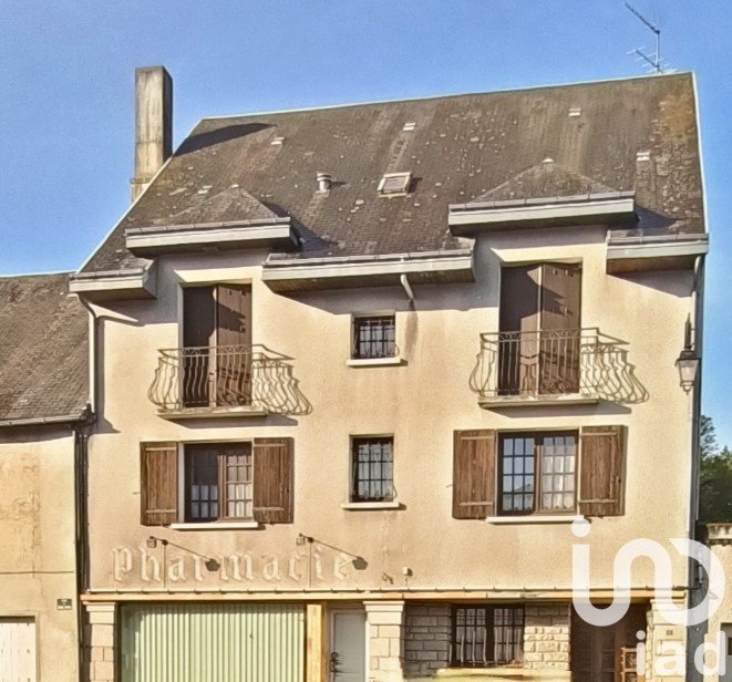 Maison de ville 11 pièces de 250 m² à Laurière (87370)