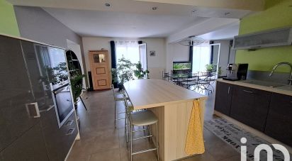 Maison 6 pièces de 142 m² à Villers-la-Faye (21700)