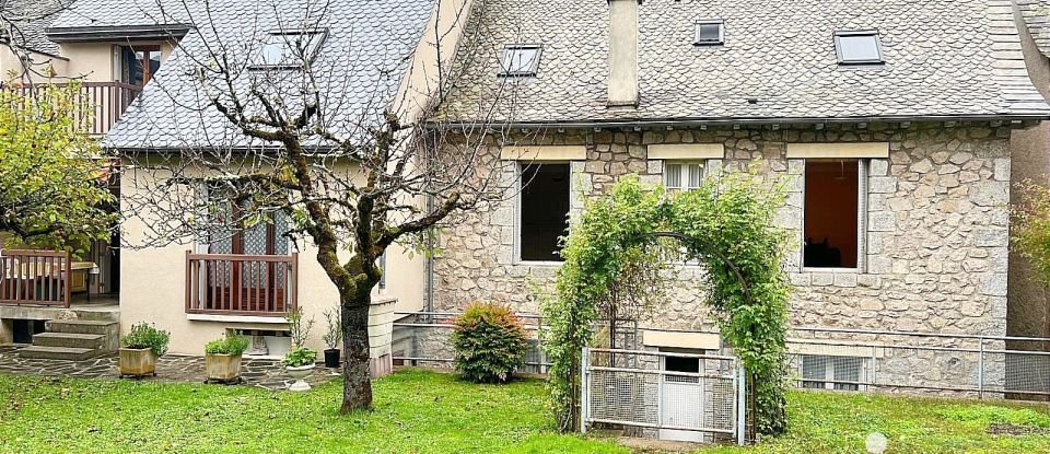 Maison 15 pièces de 380 m² à Entraygues-sur-Truyère (12140)