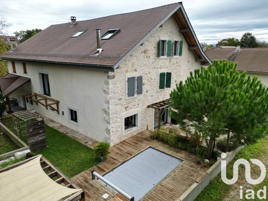 Maison 4 pièces de 135 m² à Divonne-les-Bains (01220)