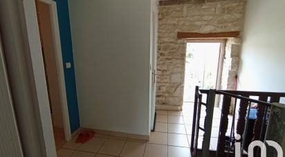 Village house 3 rooms of 68 m² in Sansais (79270)