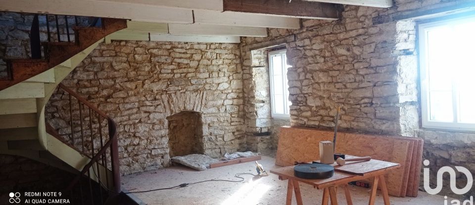 Traditional house 3 rooms of 78 m² in Beuzec-Cap-Sizun (29790)