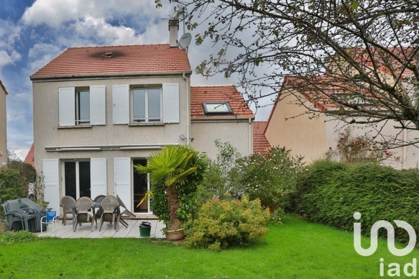 Maison traditionnelle 5 pièces de 96 m² à Magny-le-Hongre (77700)