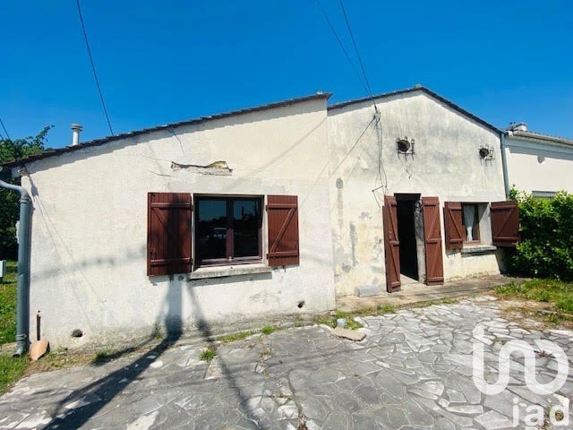 Maison traditionnelle 3 pièces de 68 m² à Ambarès-et-Lagrave (33440)