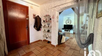 Traditional house 4 rooms of 93 m² in Hyères (83400)