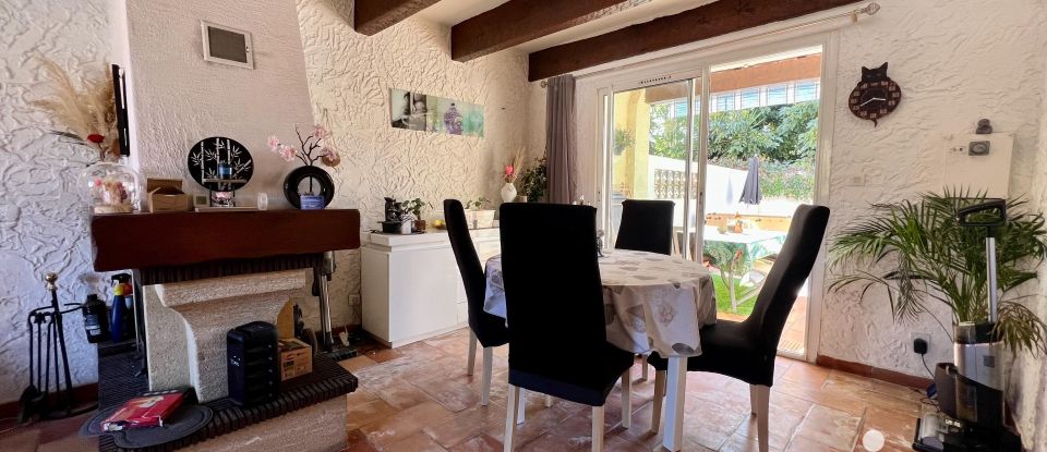 Traditional house 4 rooms of 93 m² in Hyères (83400)