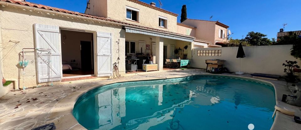 Traditional house 4 rooms of 93 m² in Hyères (83400)