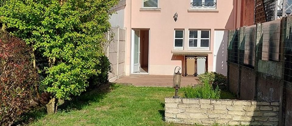 Town house 4 rooms of 72 m² in Cholet (49300)