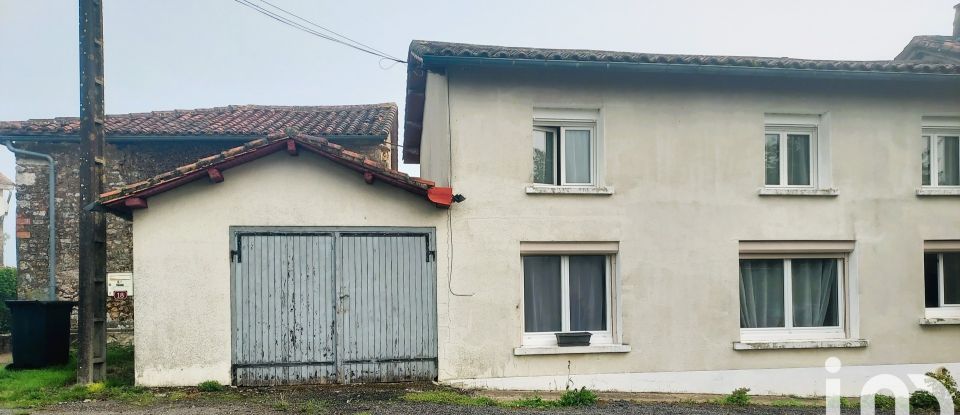 Maison de village 4 pièces de 160 m² à Les Pins (16260)