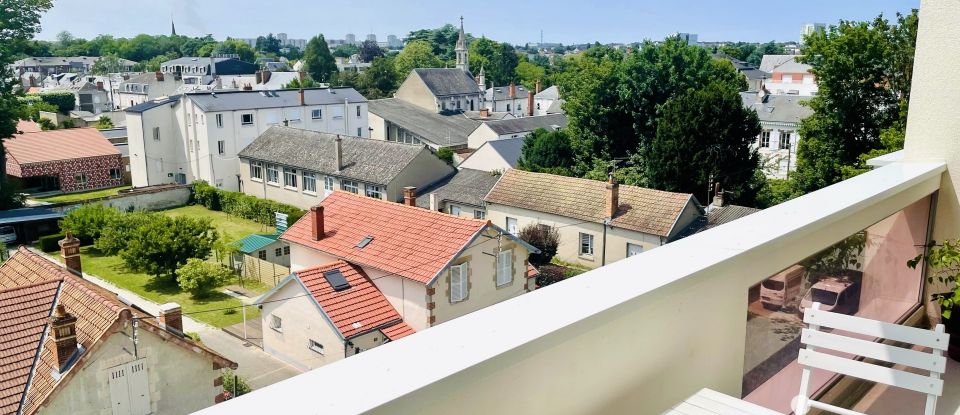 Apartment 4 rooms of 82 m² in Orléans (45000)