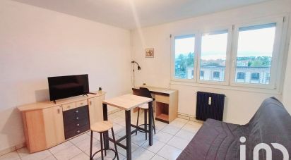 Studio 1 room of 25 m² in Saint-Julien-les-Villas (10800)