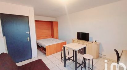 Studio 1 room of 25 m² in Saint-Julien-les-Villas (10800)