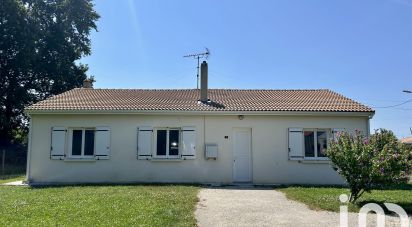 Traditional house 4 rooms of 105 m² in Pouillac (17210)