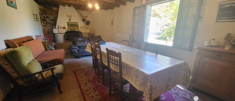 Traditional house 4 rooms of 125 m² in La Motte-Chalancon (26470)