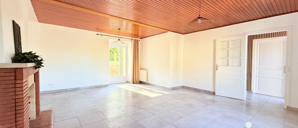 Longère 3 pièces de 76 m² à Mont-Dol (35120)