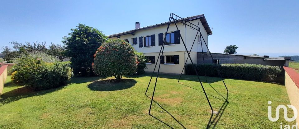 Maison 5 pièces de 138 m² à Bellegarde-en-Forez (42210)