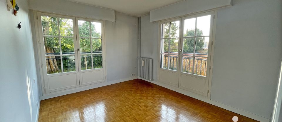 Apartment 3 rooms of 72 m² in Versailles (78000)