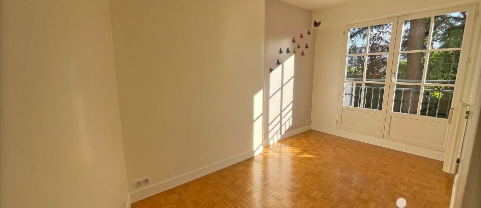 Apartment 3 rooms of 72 m² in Versailles (78000)