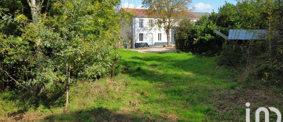 Country house 5 rooms of 122 m² in Blanzac (87300)