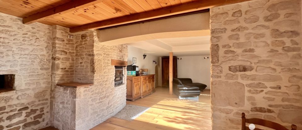 Maison de campagne 5 pièces de 148 m² à Chambon (17290)