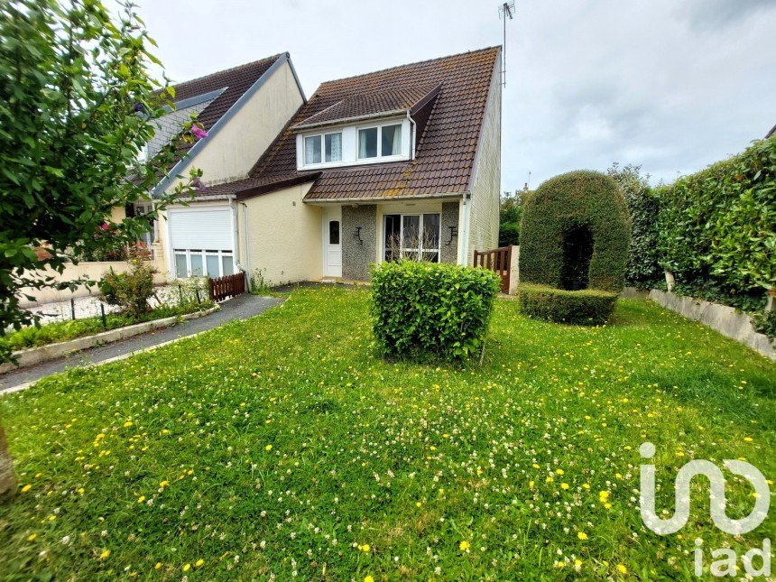 Maison 7 pièces de 111 m² à Sainte-Mère-Eglise (50480)