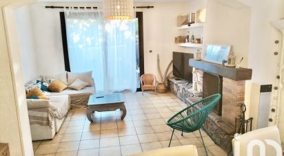 Traditional house 5 rooms of 121 m² in Hyères (83400)