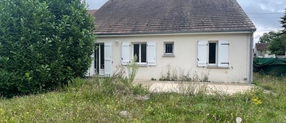 Maison traditionnelle 4 pièces de 85 m² à Chaintreaux (77460)