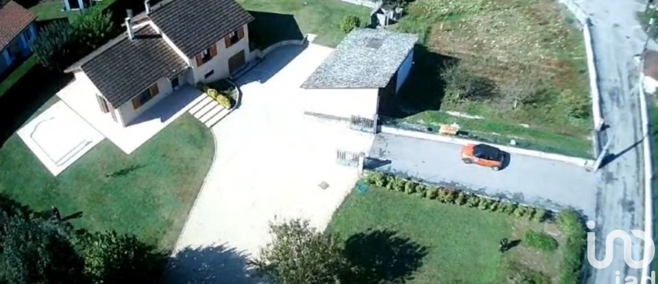 House 6 rooms of 118 m² in Courtenay (38510)