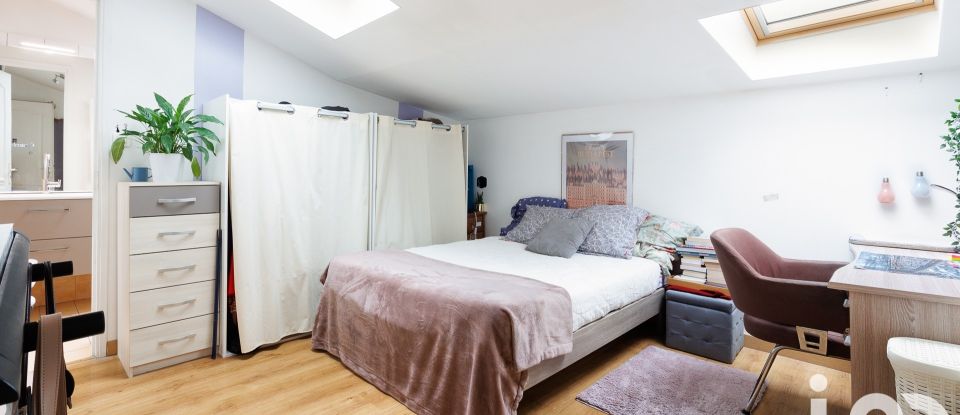 Apartment 4 rooms of 101 m² in Saint-Genis-les-Ollières (69290)