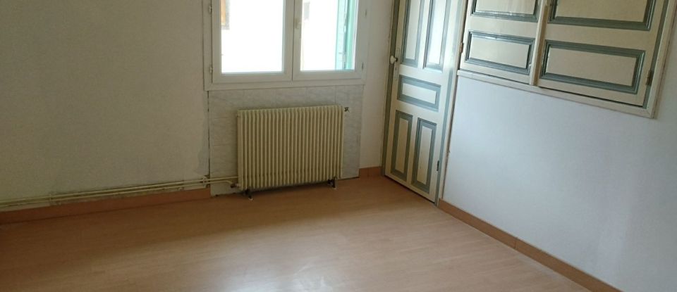 House 4 rooms of 100 m² in Courpière (63120)