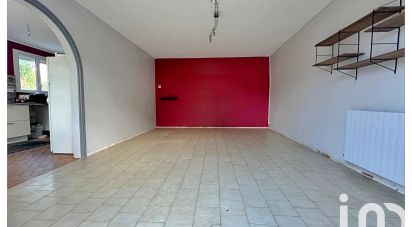 House 5 rooms of 107 m² in Saint-Simon (16120)