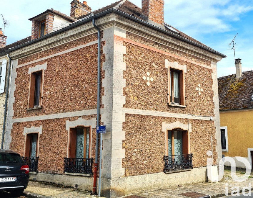 Maison de ville 4 pièces de 86 m² à Bombon (77720)