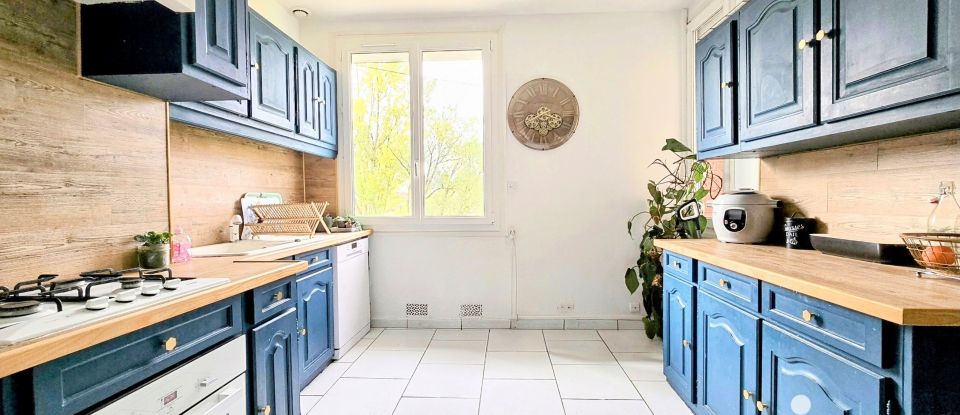 Maison 4 pièces de 90 m² à Saint-Aubin-lès-Elbeuf (76410)