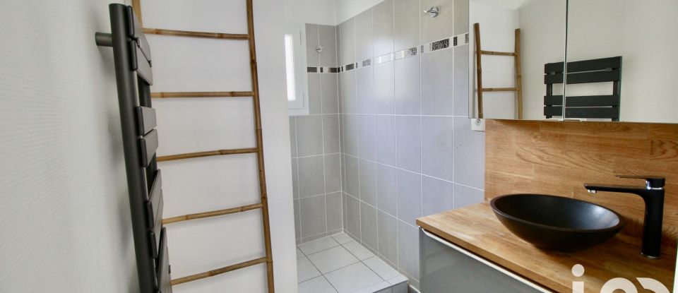 Maison 5 pièces de 81 m² à Bains-sur-Oust (35600)