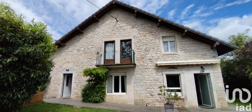 Maison 10 pièces de 230 m² à Besançon (25000)