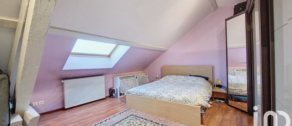 Maison 10 pièces de 230 m² à Besançon (25000)