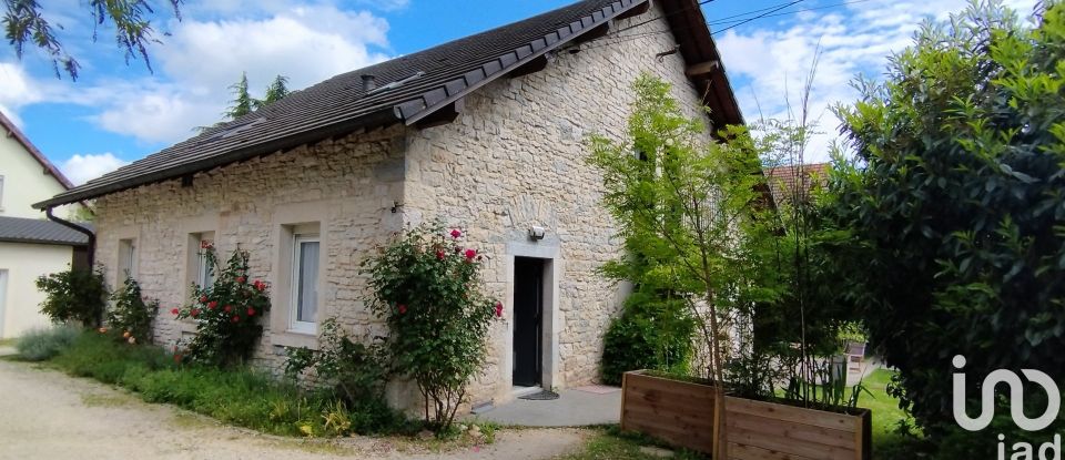 Maison 10 pièces de 230 m² à Besançon (25000)