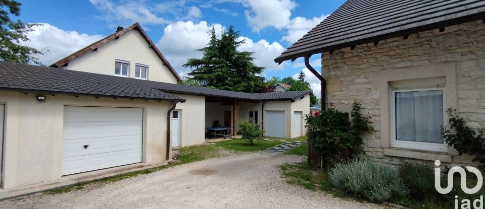 Maison 10 pièces de 230 m² à Besançon (25000)