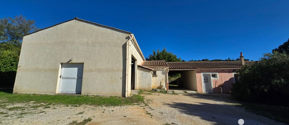 Traditional house 9 rooms of 228 m² in Saint-Laurent-de-Carnols (30200)