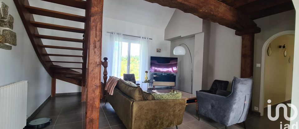 Traditional house 6 rooms of 142 m² in Saint-Jacut-les-Pins (56220)