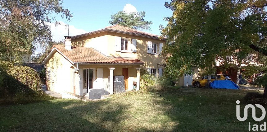 Traditional house 7 rooms of 150 m² in Les Chères (69380)