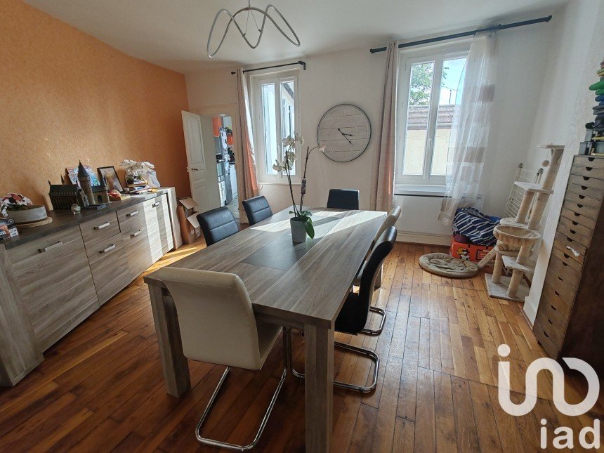 Apartment 3 rooms of 83 m² in Moulins (03000)