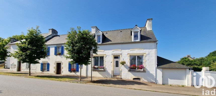 Village house 9 rooms of 200 m² in Poullaouen (29246)