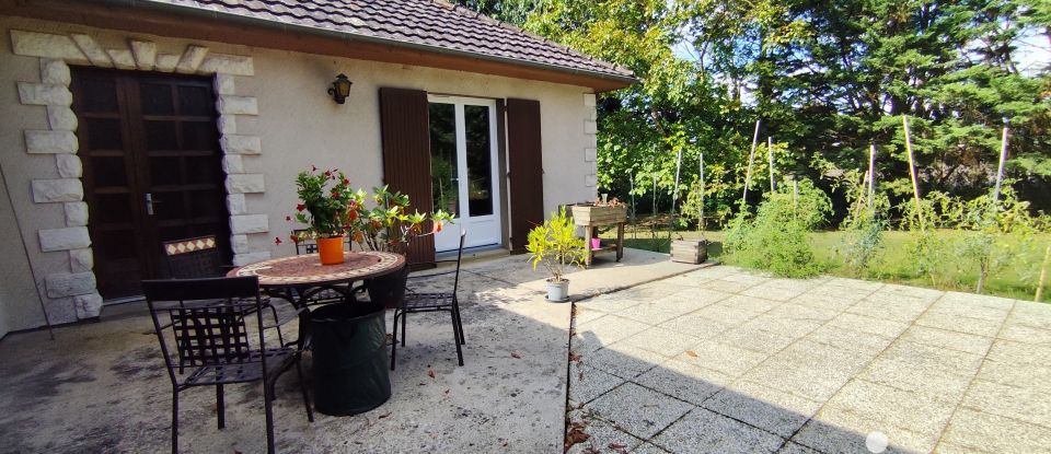 Maison 6 pièces de 146 m² à Sèvres-Anxaumont (86800)