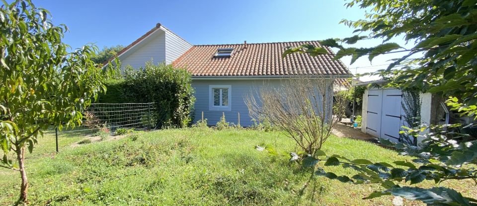 Maison 4 pièces de 87 m² à Civray (86400)