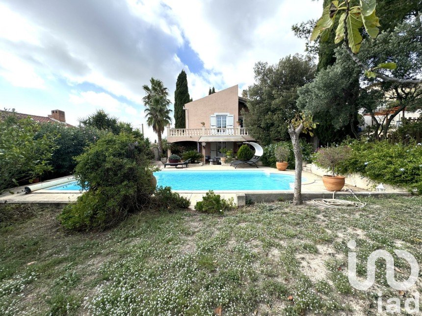 Traditional house 5 rooms of 163 m² in Martigues (13500)