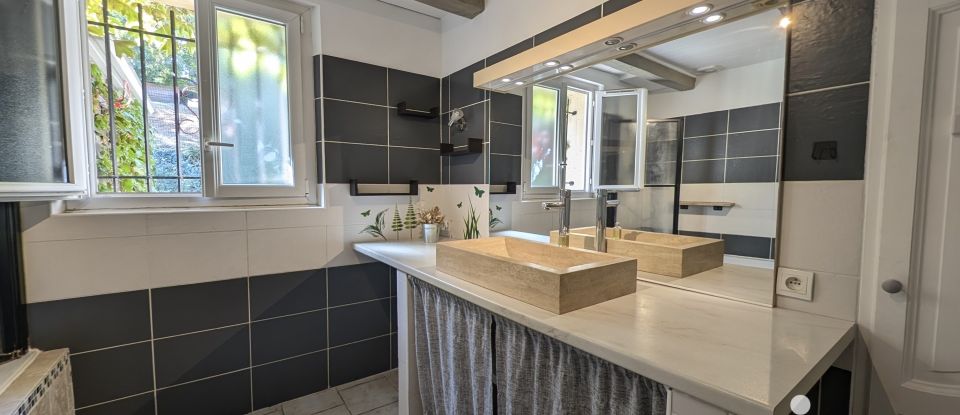 Maison 5 pièces de 134 m² à Roquevaire (13360)